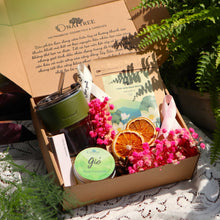 Load image into Gallery viewer, Set quà mix (1 trà, 1 nến 70g, 1 cốc khắc tên)